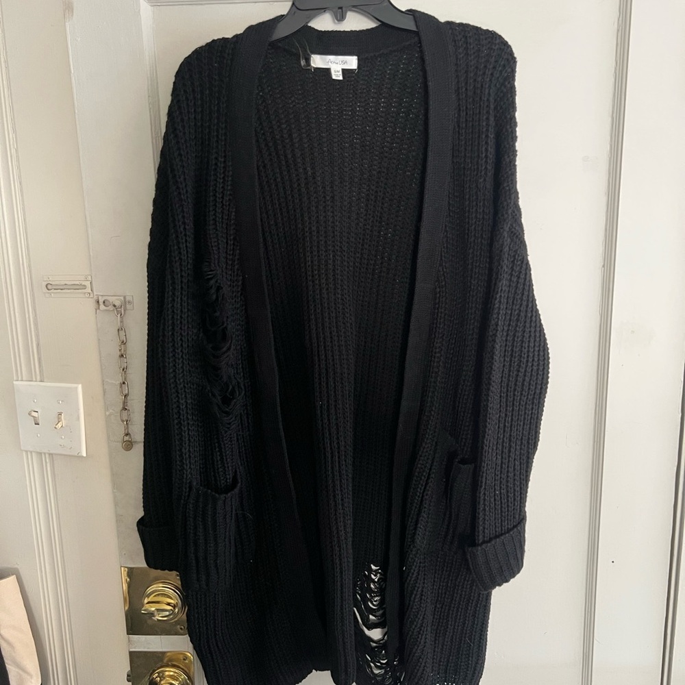 Long distressed black cardigan with tags